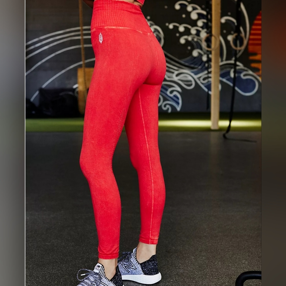 Free People High Rise 7/8 Length Good Karma Leggings Red Apple M/L FP149 - Picture 1 of 11